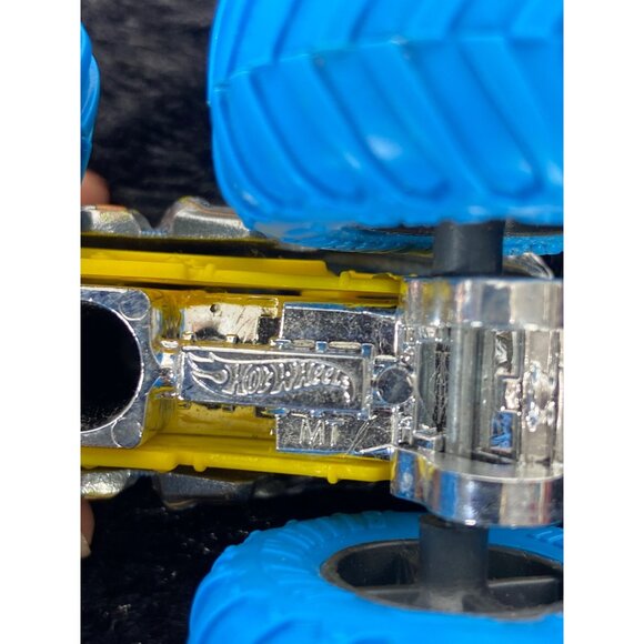 Hot Wheels Monster Trucks MEGA-WREX Beast Bashers Die Cast Toy - Picture 6 of 8